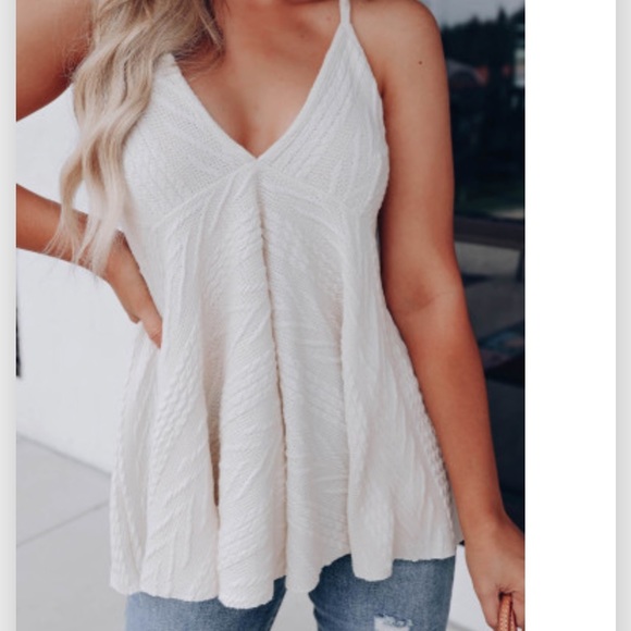 Ivory flowy knitted sleeveless tank - Picture 3 of 5